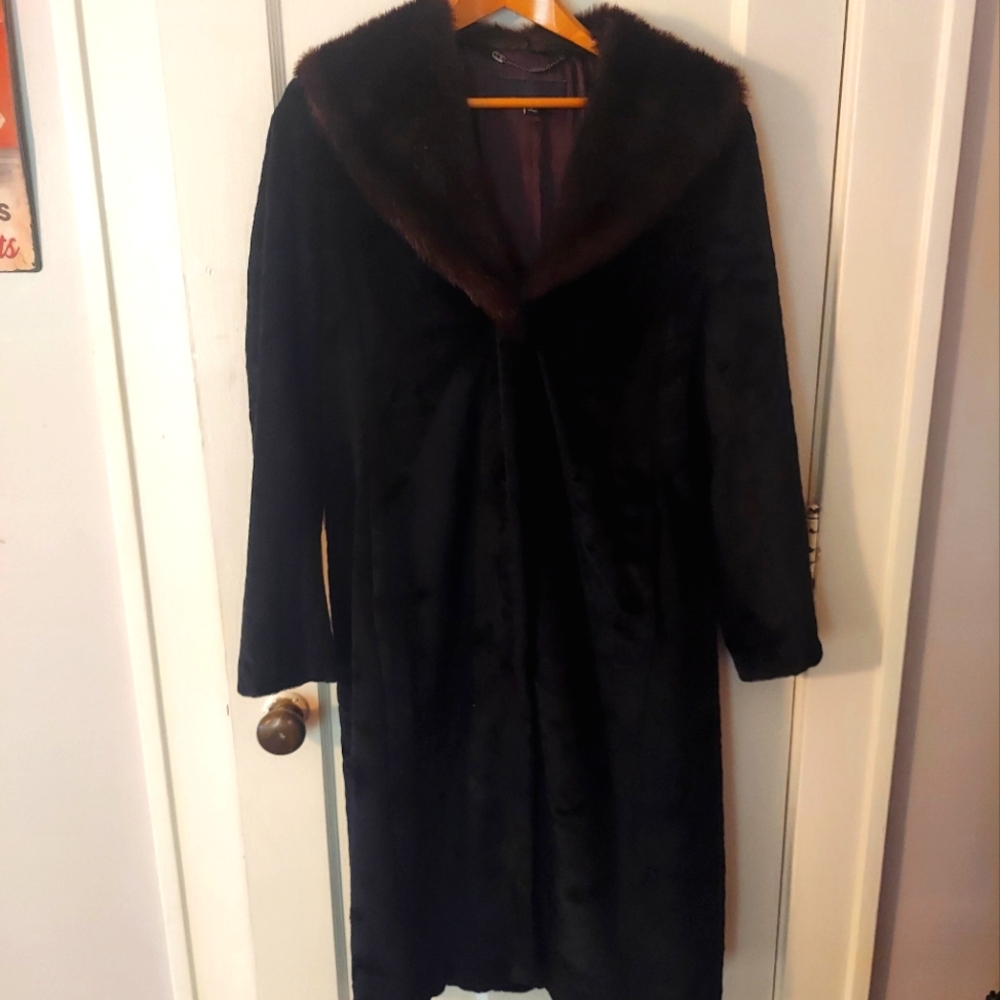 Jones New York, Gorgeous Faux Fur Black Coat. Never Worn Perfect Condition.